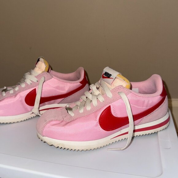 Nike Cortez Textile Sneaker Size 6 - Picture 3 of 6